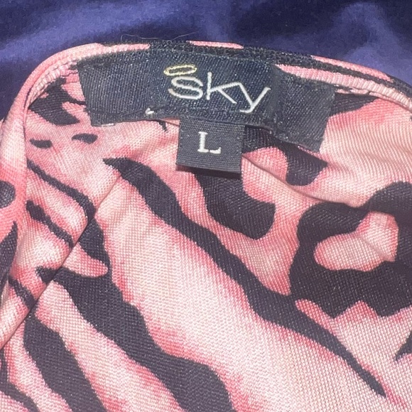 Sky Pink and Black Animal Print Garment - Picture 9 of 9